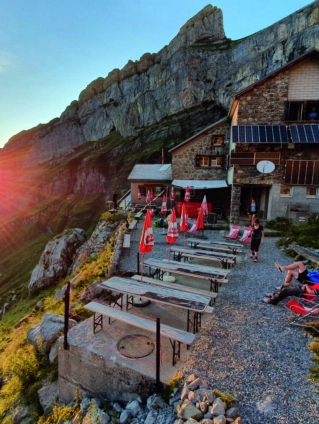 Das Vrenelisgärtli, dessen Sagen & die Hütte am Glärnisch